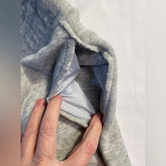 Alo Yoga Fierce Sweatpant Dove Grey Large never worn NWOT - Picture 8 of 10